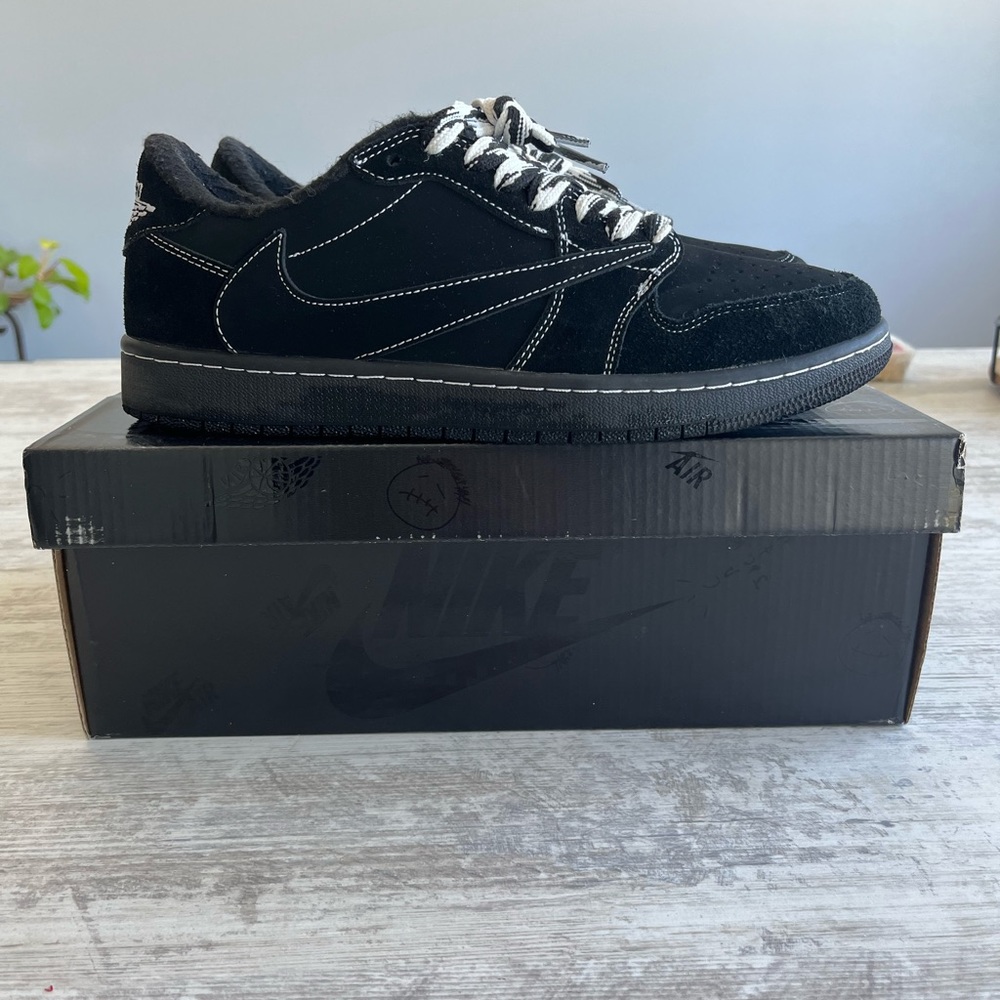 TRAVIS SCOTT AIR JORDAN 1 LOW FRAGMENT